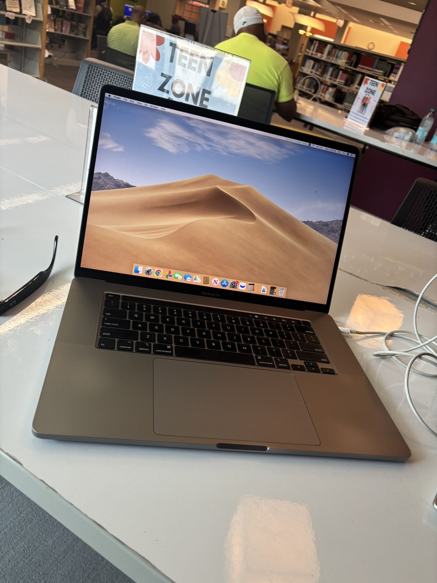 MacBook Pro (16-inch, 2019)