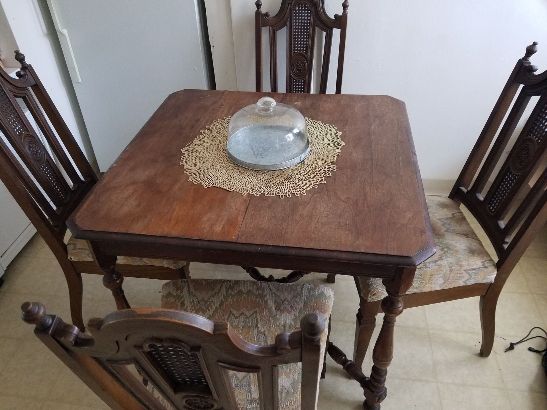 Antique wood kitchen table & 4 chairs