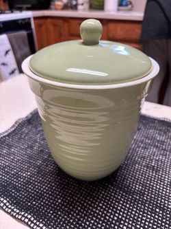 Vintage Apple Crisp Green Farmhouse Canister Like New