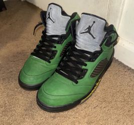 Size 10 Air Jordan 5 Oregon