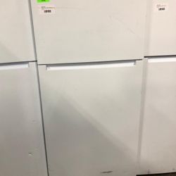 Vissani MDTF18WHR 18 cu. ft. Top Freezer Refrigerator