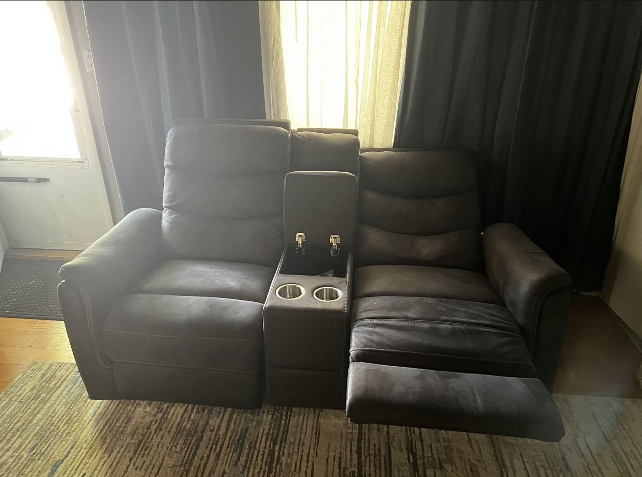 Reclining Theater Sofa 
