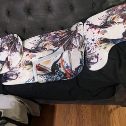 4 piece Hummingbird Bathroom Set. Needs Washed. Only Used Shower Curtain And Big Rug. Changed Bathroom Decor