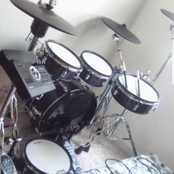 ROLAND VAD307 V-DRUMS Acoustic Design With Pearl Double Bass!