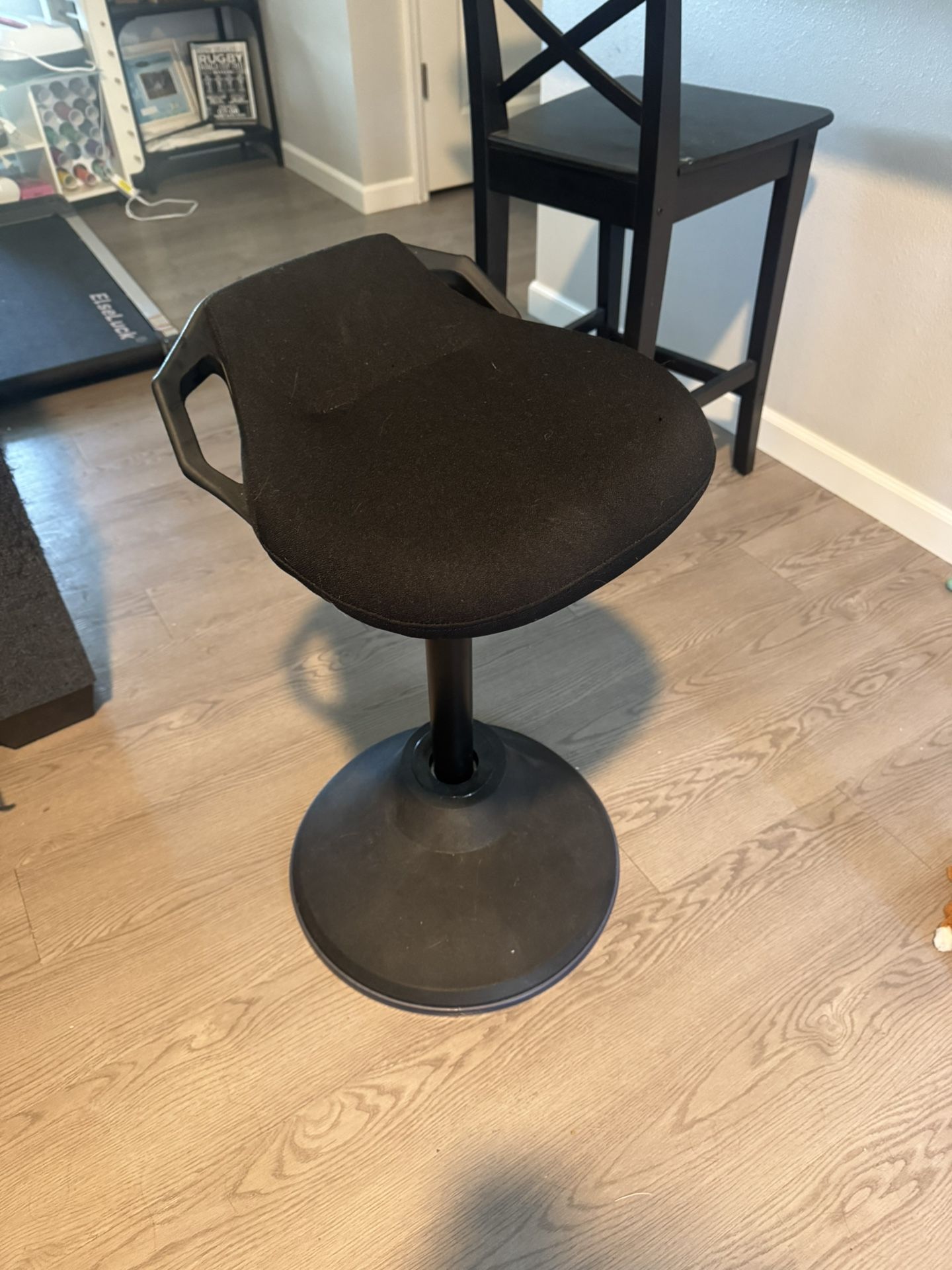 Sit/Stand Stool EXCELLENT Condition