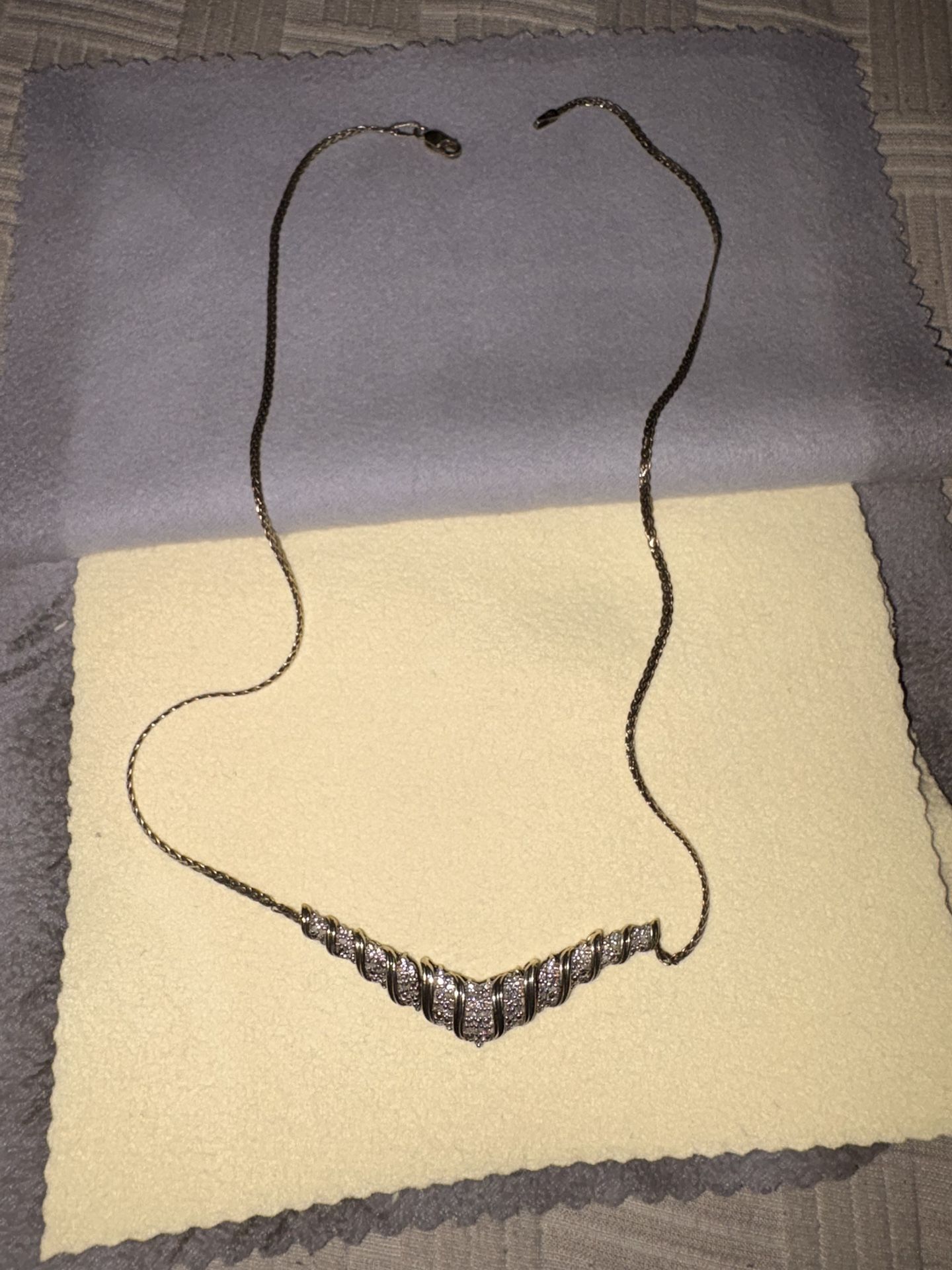 Silver Necklace With Diamonds