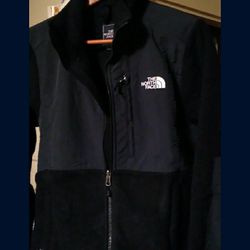 North Face Denali fleece jackets, different Sizes & Prices from $85-$165, mentioned your size in your msg 
