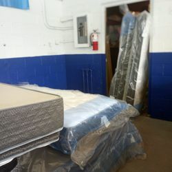 Queen Mattresses 
