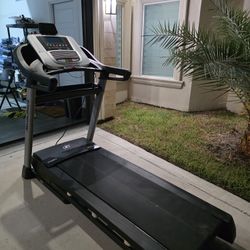 Nordictrack Treadmill Like New Incline 15 Works Excellent Caminadora 