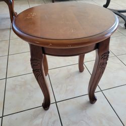 Round Table 