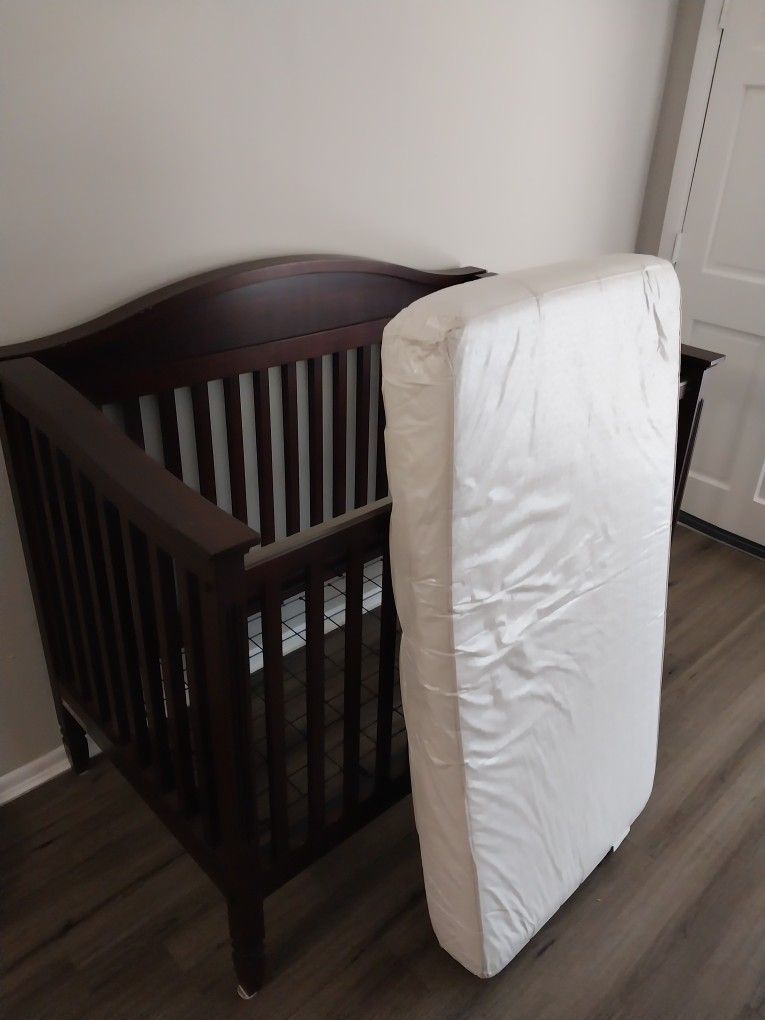 Pottery Barn Crib 3 in 1