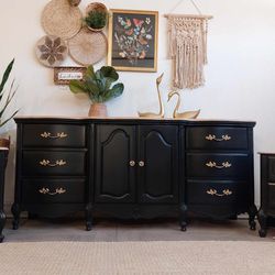 Stunning XL TV Stand/Dresser Solid Wood French Provincial Black With Gold 