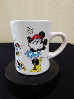 Vintage Disney Store Faces Poses of Minnie Mouse White RARE 16 oz Coffee Mug *Please Read Description*