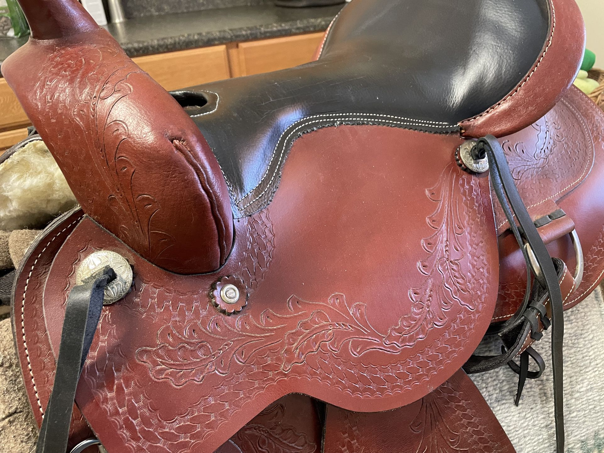 Western Saddle  Premium Endurance  17’ Used twice 