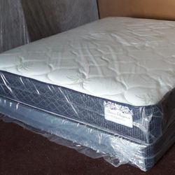 QUEEN PLUSH MATTRESS 