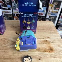 Zoey Loungefly Blind Bag Charm Keychain & Pin Huntr/X K-Pop Demon Hunters Movies