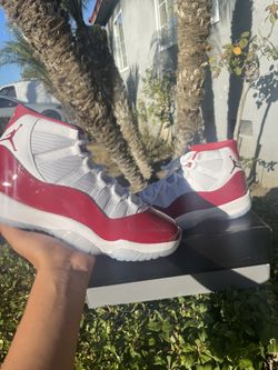 Jordan 11 Cherry Size 9.5M