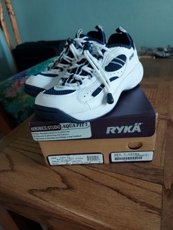 Women's size 8 RYKA WATER AEROBICS SHOES~NEW IN BOX