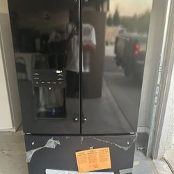 New GE Refrigerator 
