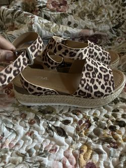 Women’s Shoe Size 7 
