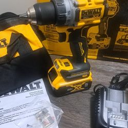 DEWALT

20V MAX XR Lithium-Ion Cordless Compact 1/2 in. Drill/Driver Kit, 20V MAX 5.0Ah Battery, and Charger