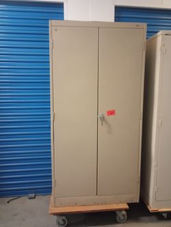 18 x 36 x 6ft metal storage cabinet with key