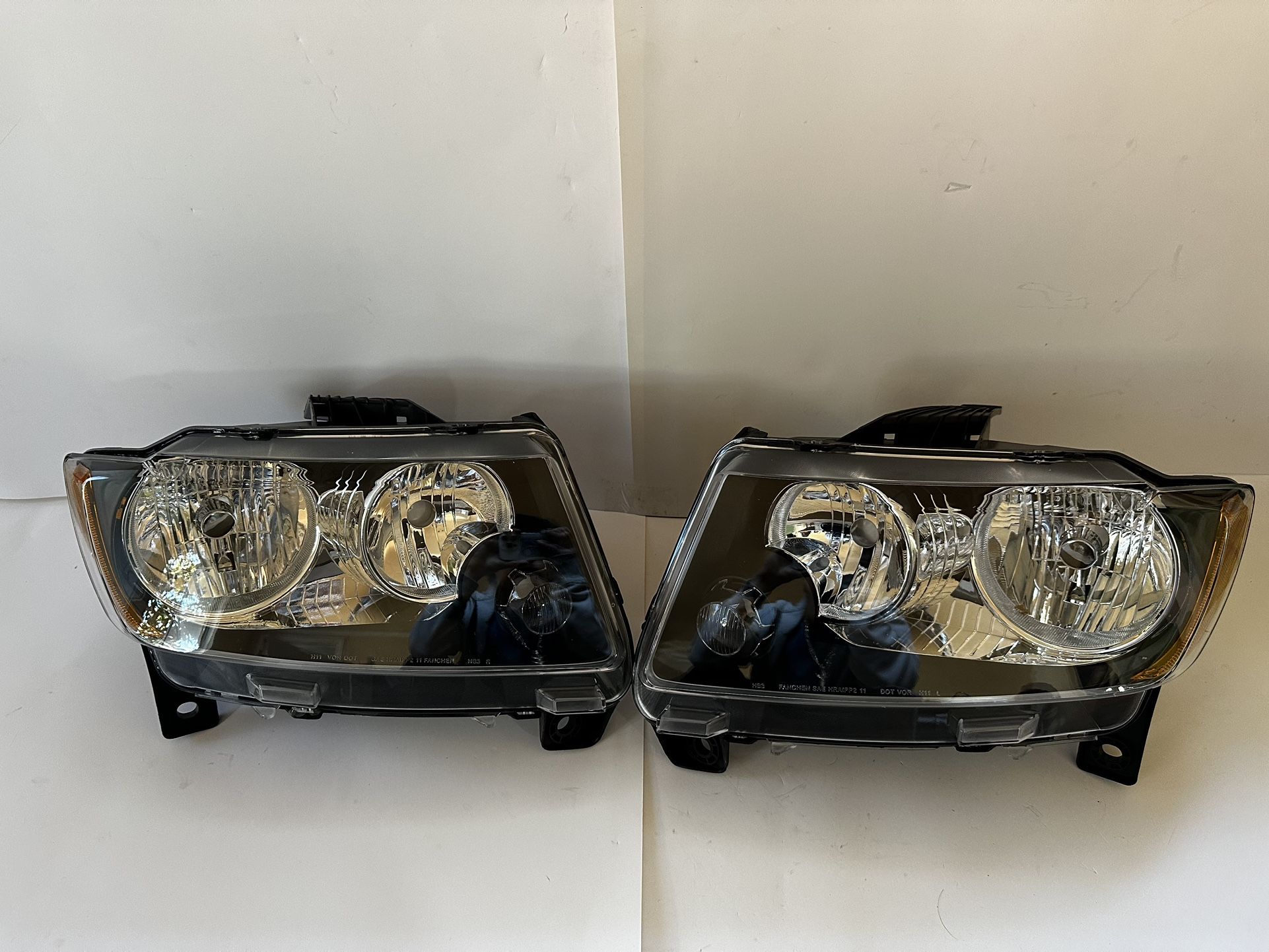 Jeep Grand Cherokee Headlight Year 2011-2013