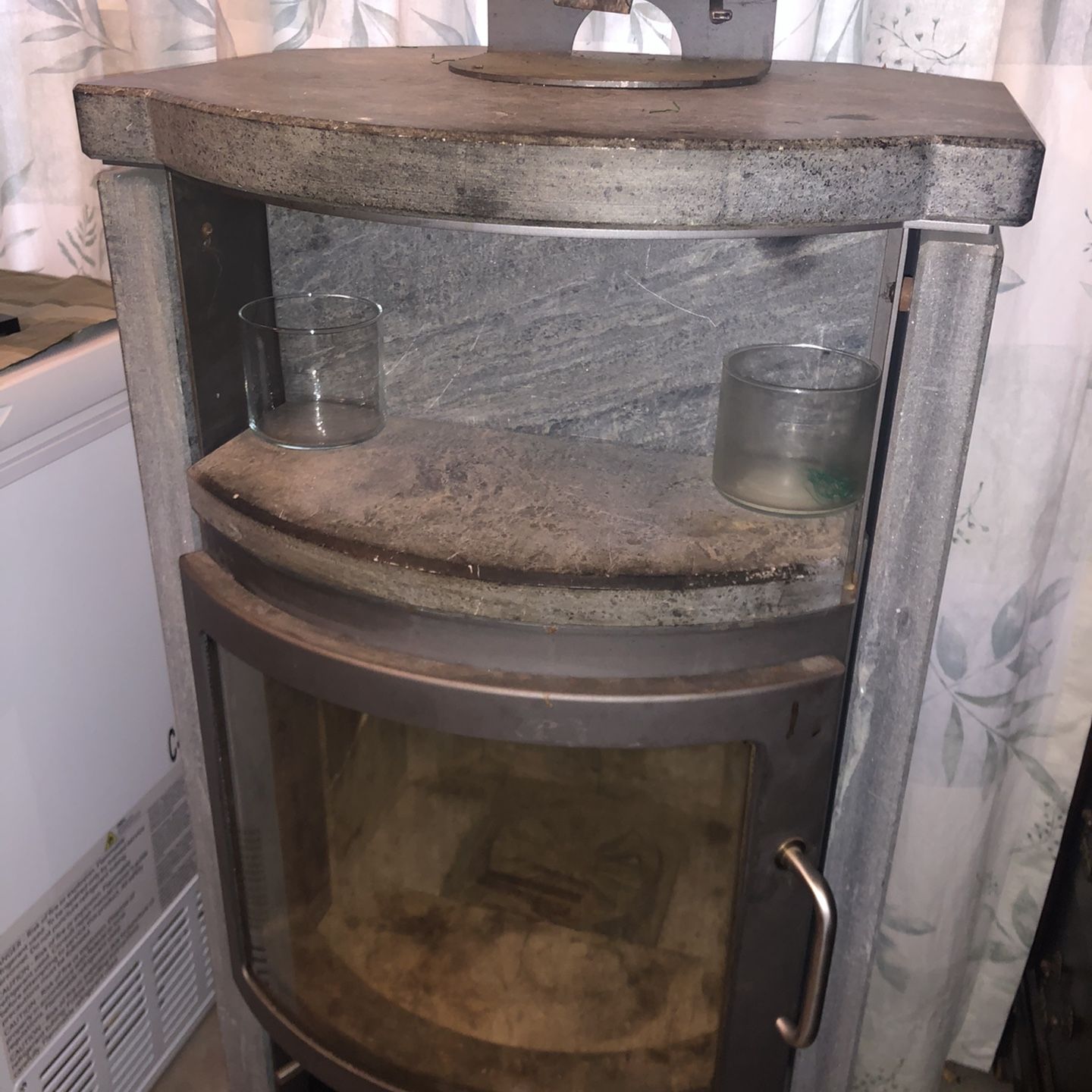 Rais Arena Series Wood Stove for Sale in Milford, PA - OfferUp