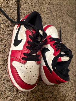Nike Air Jordan 1s Chicago size 9