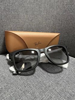 Meta Ray-Ban Wayfarer Gen 2 Standard Size Black (LIKE NEW)