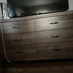 Dresser Desk Queen Bed Set Frame Little Dresser Drawers All Available Message Me Fro Prices