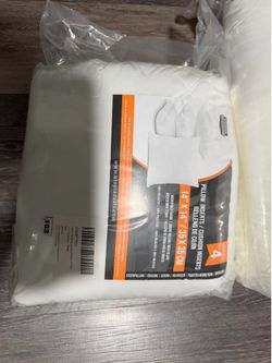 Cojines blancos (3 paquetes)  2 (18x18) 1. (14x14)
