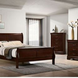Brand New Cherry 4pc Queen Bedroom Set 
