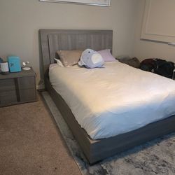 TiVo Queen Platform Bed (Made in Italy)
