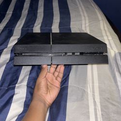 PS4, Comes with controller and power cable, send offers