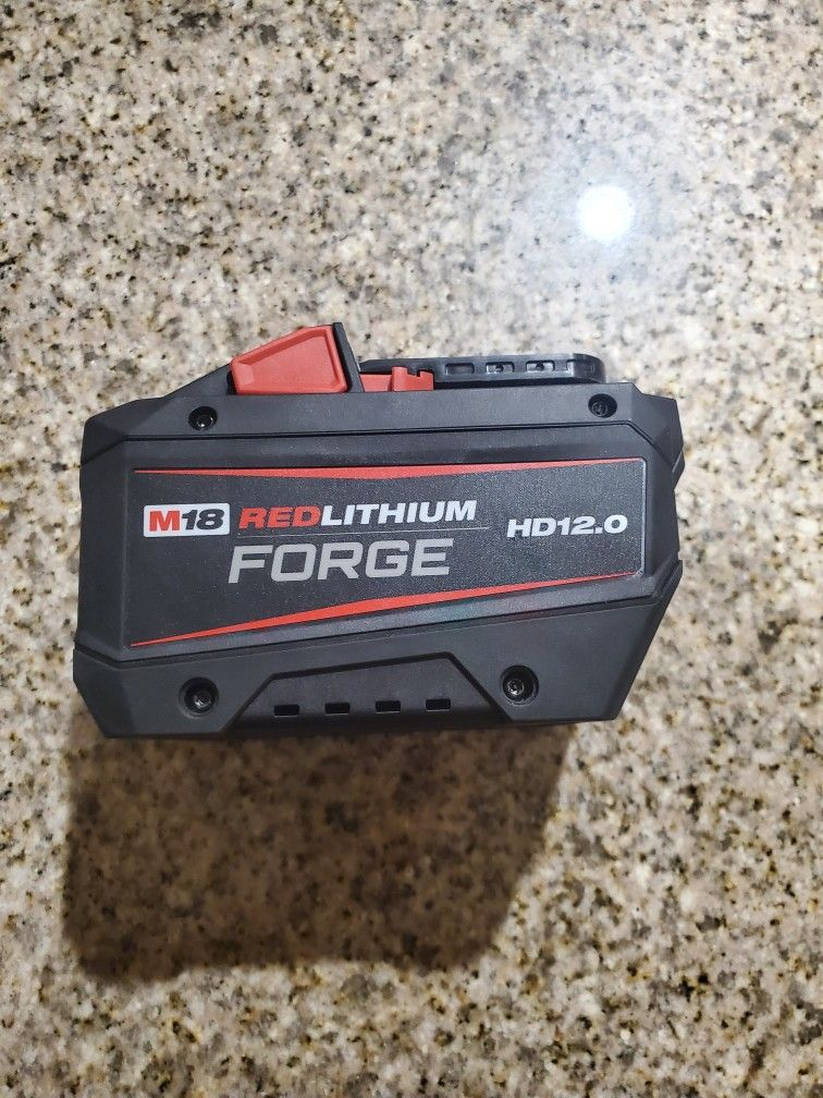 Milwaukee Forge Battery 12 Ah 18v