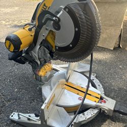 Dewalt Saw 