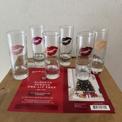 CUTE KISSES SHOT GLASS SET
