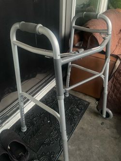 Adult walker