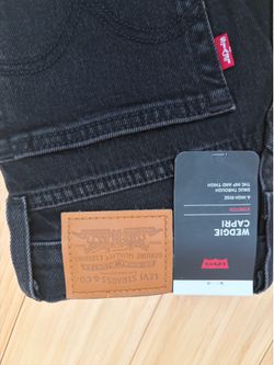 Levis Wedgie capri