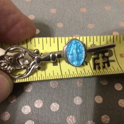 VTG  MIRACULOUS MEDAL SKELETON KEY BROOCH PIN