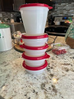5 piece Tupperware bowl set