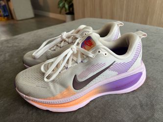 Nike Vomero 18 size 9 women’s $50