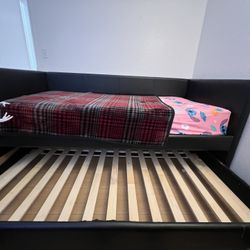 Twin Bed  Mattress Not Incluido 
