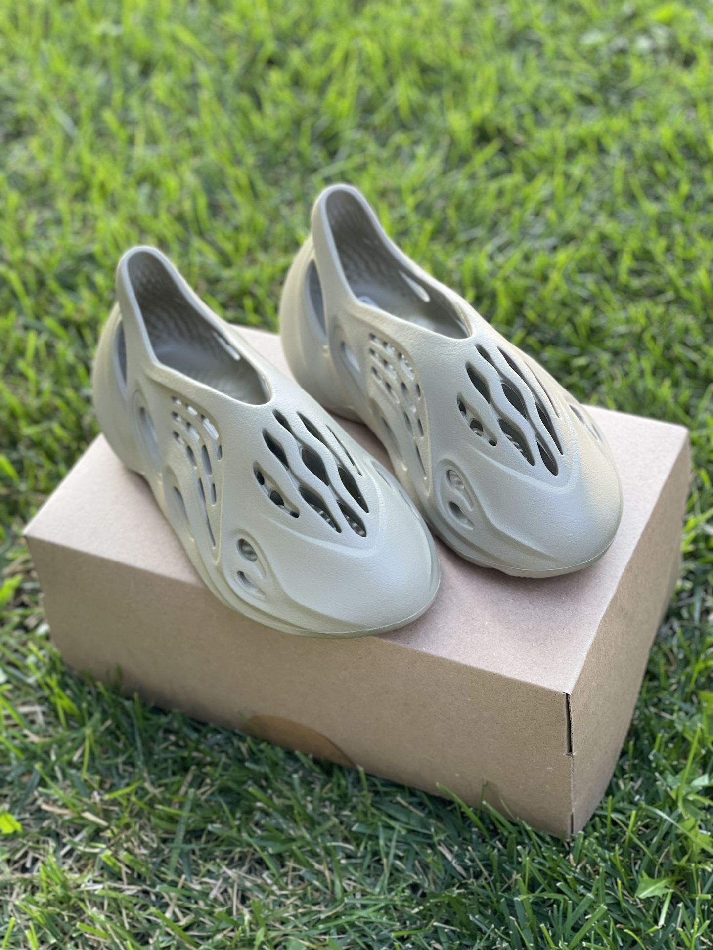 Yeezy Foam RNR Size 10M