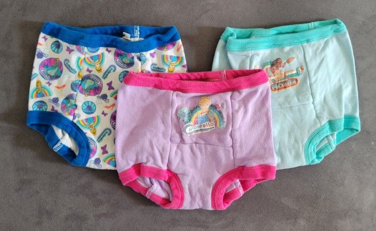 Three (3) Baby Girls 3T Disney Pull-Ups Bloomers Cinderella Moana