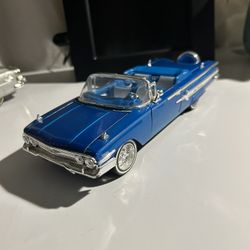 Jada Street Low 1960 Impala Convertible Rare Blue 1:24 Die Cast Low Rider