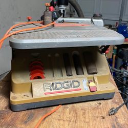 Oscillating Spindle Sander