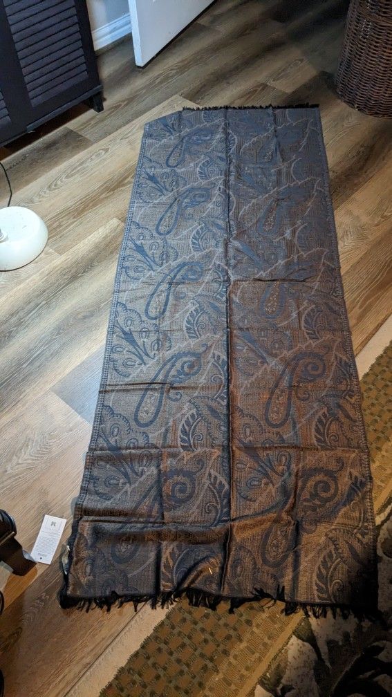 NWT metropolitan museum of art shawl