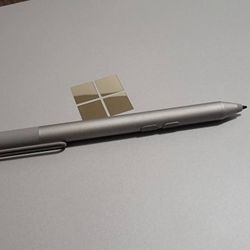 SURFACE BOOK MINT CONDITION SOLID LAPTOP/ TABLET